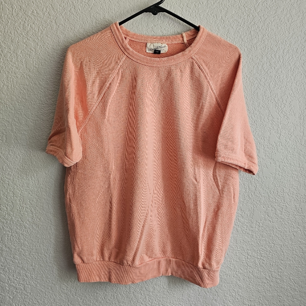 Like New Universal Thread shirt